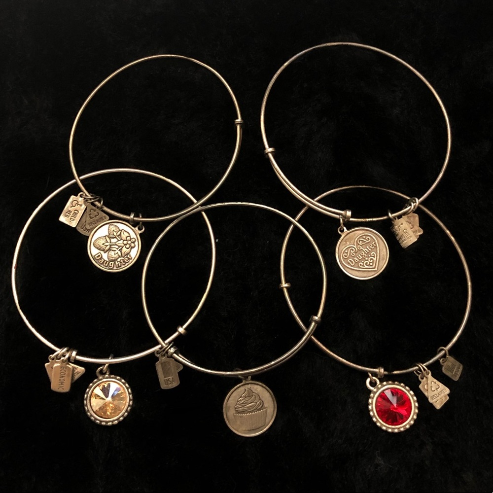 5 Wind & Fire Spring Action Charm Bracelets